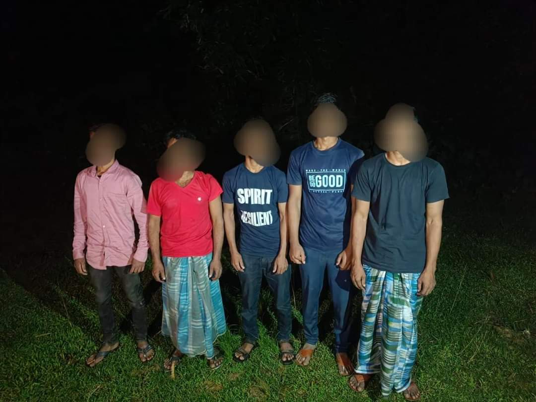 Illegal Bangladeshi in Assam I ভাৰত-বাংলাদেশ সীমান্তত ৫ বাংলাদেশী অনুপ্ৰবেশকাৰীক অসমত প্ৰৱেশত বাধা 3 Illegal Bangladeshi in Assam I