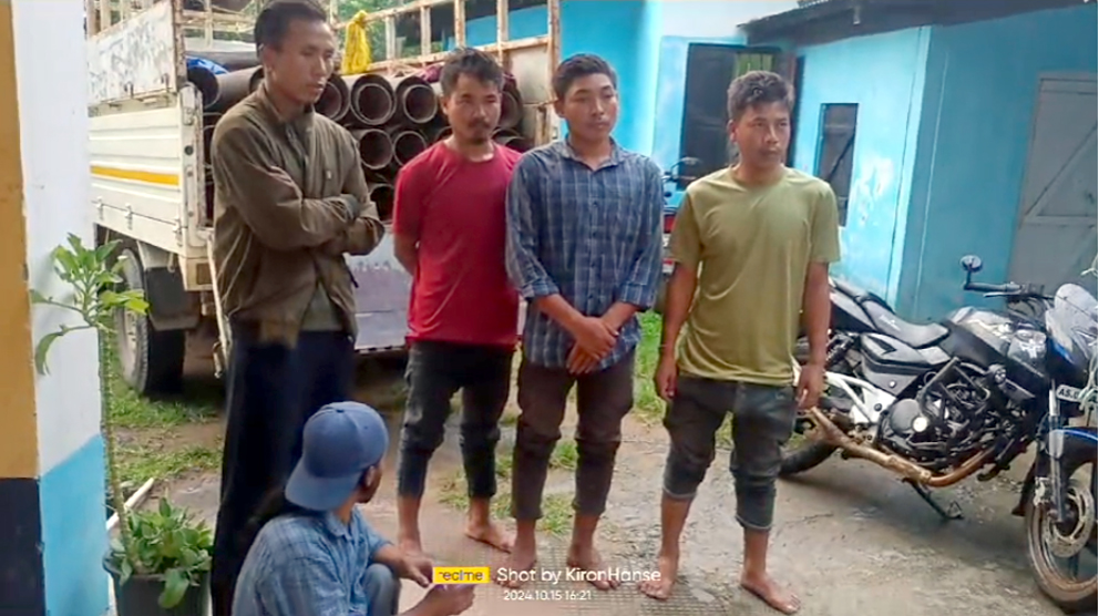 Gang of water pipe theft : মাঞ্জাত PHE-ৰ চিলনীৰ পৰা কাটি অনা বৃহৎ সংখ্যক পাইপ জব্দ, পাঁচজনক গ্ৰেপ্তাৰ 2 diphu 1 | ASSAM TIMES POST