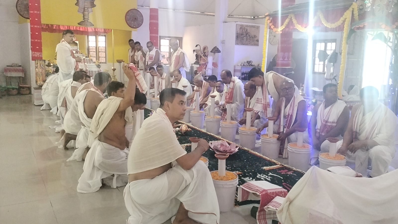 ডিফুত শংকৰী কৃষ্টি বিকাশ সংঘৰ উদ্যোগত দেওবাৰে পুৱা ৫ বজাৰ পৰা ৫ দিনীয়া কাৰ্যসূচীৰে আৰম্ভ হৈছে অবিৰত ভাগৱত পাঠ 3 ডিফুত শংকৰী কৃষ্টি বিকাশ সংঘৰ উদ্যোগত দেওবাৰে পুৱা ৫ বজাৰ পৰা ৫ দিনীয়া কাৰ্যসূচীৰে আৰম্ভ হৈছে অবিৰত ভাগৱত পাঠ