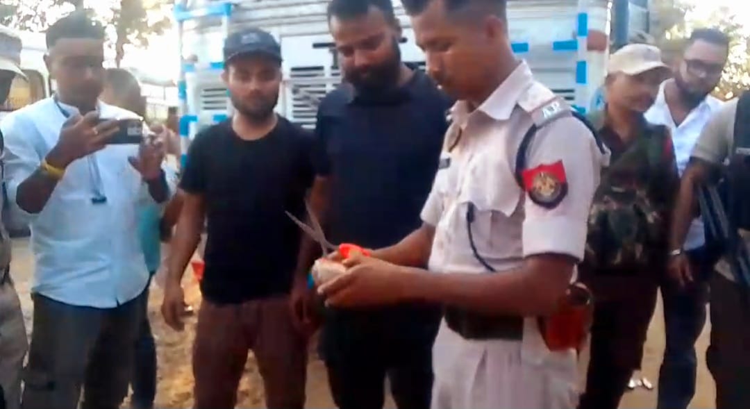 Major Drug Bust in Khatkhati: Police Seize 50.5 Kg of Narcotics Worth ₹2.5 Crore 3 Police Seize 50.5 Kg of Narcotics Worth ₹2.5 Crore