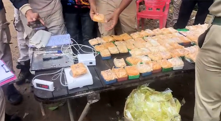 Heroin recovered : পুৰণা লাহৰিজানত প্ৰায় ৮ কোটি টকা মূল্যৰ হেৰ'ইনসহ আটক দুই সৰবৰাহকাৰী 3 DrugP1 | ASSAM TIMES POST