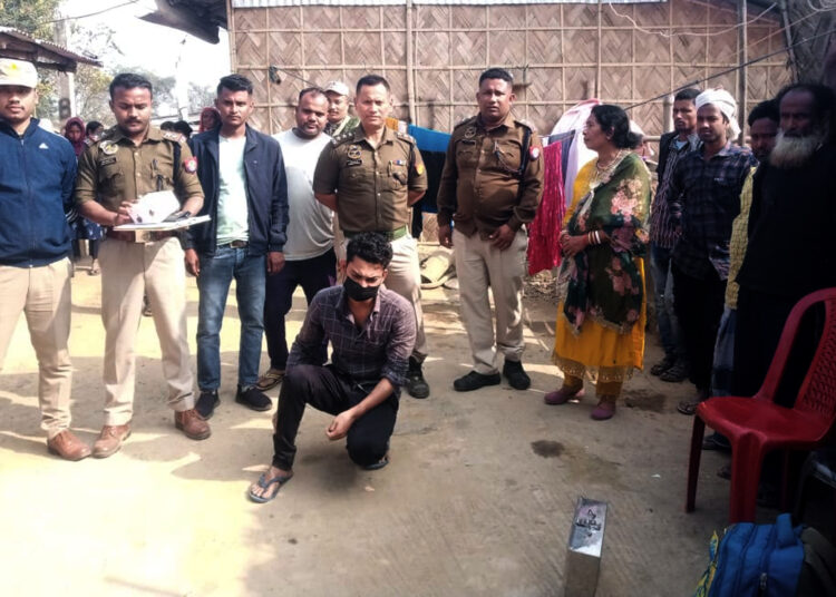 Recovering heroin : লাহৰিজানৰ চৰ্দাৰ ক'লনিত সন্দেহযুক্ত হেৰইনসহ আটক দুই সৰবৰাহকাৰী 1 Recovering heroin : লাহৰিজানৰ চৰ্দাৰ ক’লনিত সন্দেহযুক্ত হেৰইনসহ আটক দুই সৰবৰাহকাৰী