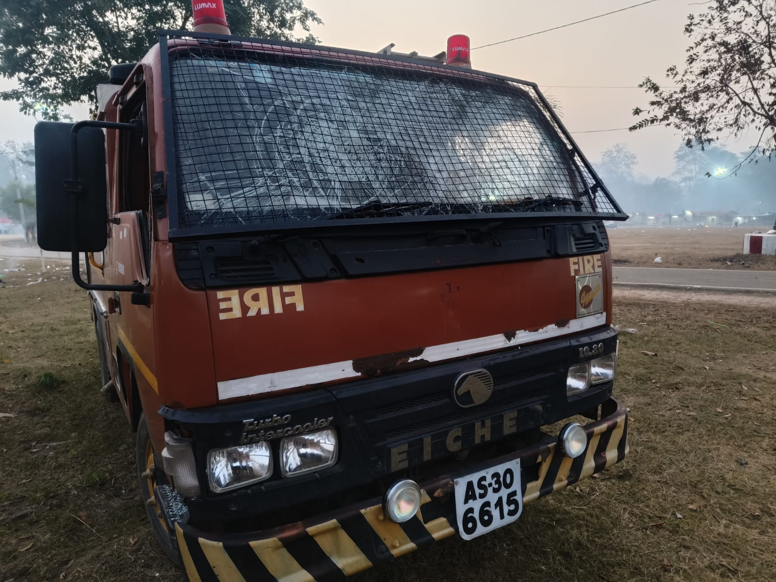 ৫১ সংখ্যক কাৰবি যুৱ মহোৎসৱত তাৰালাংচত অপ্ৰীতিকৰ ঘটনা, আৰক্ষীৰে খণ্ড যুদ্ধ, শিলা বৰ্ষণ, শূন্যলৈ গুলী চালনা আৰক্ষীৰ 2 ৫১ সংখ্যক কাৰবি যুৱ মহোৎসৱ