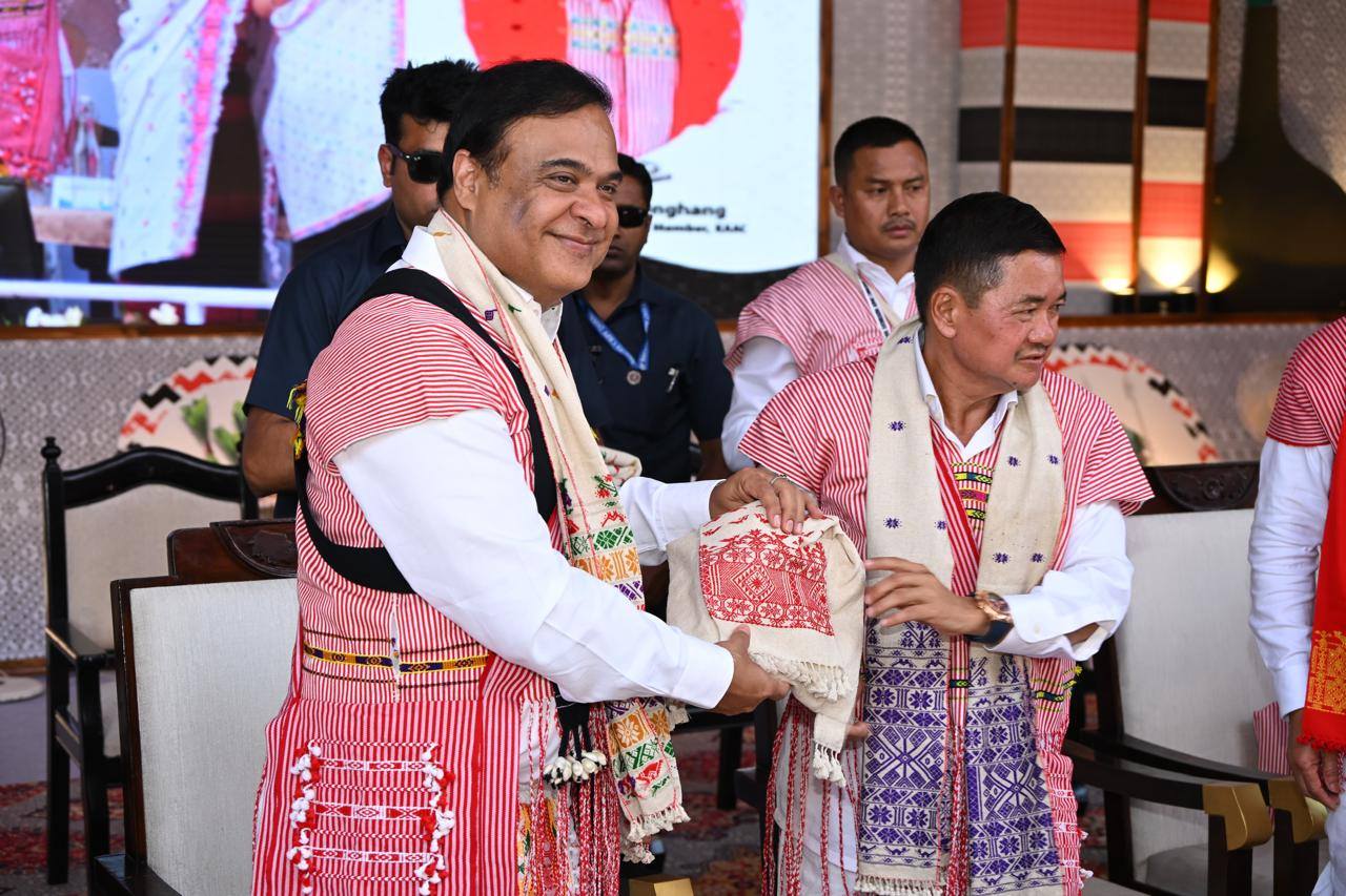 ডিফু তাৰালাংচৰ লক্ষ্যাধিক ভক্ত প্ৰাণৰ অংশ গ্ৰহণেৰে কাৰ্বি সকলৰ প্ৰাচীনতম ধৰ্ম আৰণবাৰিম চিংৰুম আমেই সভাত মুখ্যমন্ত্ৰীৰ সম্বোধন : 2 ডিফু তাৰালাংচৰ লক্ষ্যাধিক ভক্ত প্ৰাণৰ অংশ গ্ৰহণেৰে কাৰ্বি সকলৰ প্ৰাচীনতম ধৰ্ম আৰণবাৰিম চিংৰুম আমেই সভাত মুখ্যমন্ত্ৰীৰ সম্বোধন :