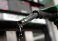 India fuel crisis I ঔদ্যোগিক আৰু বাণিজ্যিক প্ৰতিষ্ঠানসমূহক সাধাৰণ পাম্পৰ পৰা একেলগে পেট্ৰ'ল-ডিজেল ক্ৰয়ত বাধা কেন্দ্ৰৰ 15 Fuel Tariff hike : ইন্ধনজাত তেলত ২ টকা শুল্ক বৃদ্ধি, বৃদ্ধি পাব নেকি পেট্ৰ’ল-ডিজেলৰ মূল্য?