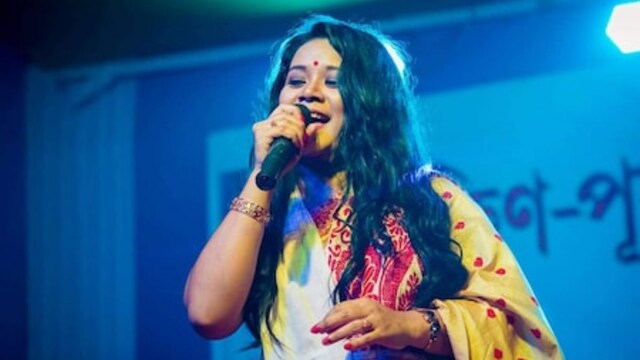 Singer Gayatri Hazarika dies : সৰা পাতে পাতে ফাগুণ নামে.. শীৰ্ষক জনপ্ৰিয় গানৰ কণ্ঠশিল্পী গায়ত্ৰী হাজৰিকা আৰু নাই 3 সৰা পাতে পাতে ফাগুণ নামে.. শীৰ্ষক জনপ্ৰিয় গানৰ কণ্ঠশিল্পী গায়ত্ৰী হাজৰিকা আৰু নাই