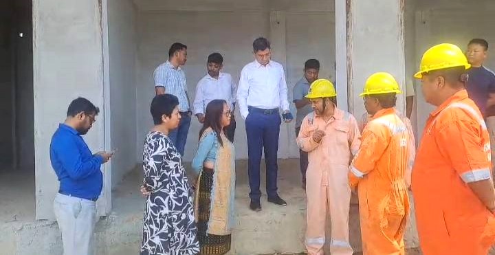 বোকাজানত জল বিষ্ফোৰণ:জিলা আয়ুক্তৰ ঘটনাস্থলী পৰিদৰ্শন