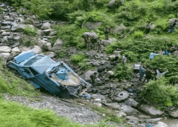 CRPF Bus accident I জম্মু-কাশ্মীৰত চি আৰ পি এফৰ বাহন দুৰ্ঘটনাগ্ৰস্ত হৈ নিহত ২ জোৱান, আহত ১২