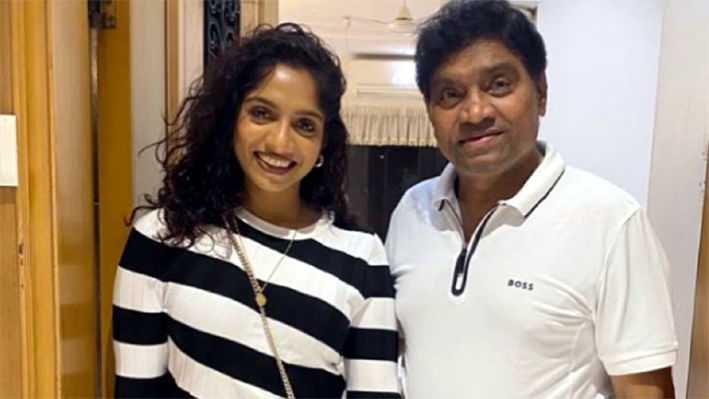 Jamie lever : স্কুলৰ সন্মুখত তেওঁক দেখুৱাই কৰিছিল অভদ্ৰ আচৰণ, গোপনাংগত স্পৰ্শ কৰিছিল বাছ কণ্ডাক্টৰে; জনি লিভাৰৰ কন্যাৰ শৈশৱৰ ভয়াৱহ অভিজ্ঞতা প্ৰকাশ 1 Jamie lever : স্কুলৰ সন্মুখত তেওঁক দেখুৱাই কৰিছিল অভদ্ৰ আচৰণ, গোপনাংগত স্পৰ্শ কৰিছিল বাছ কণ্ডাক্টৰে; জনি লিভাৰৰ কন্যাৰ শৈশৱৰ ভয়াৱহ অভিজ্ঞতা প্ৰকাশ