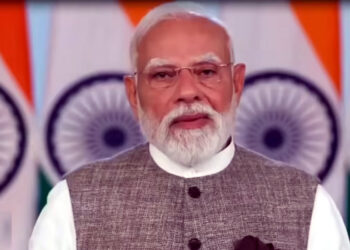 Modi’s Political attack : চৰকাৰী মঞ্চত ৰাজনৈতিক প্ৰচাৰ : মোদীৰ বিৰুদ্ধে আয়োগক পত্ৰ আমোলা, সমাজকৰ্মীসহ ৭০০ নাগৰিকৰ